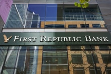 11 ngân hàng bơm 30 tỷ đô la giải cứu First Republic Bank của Mỹ