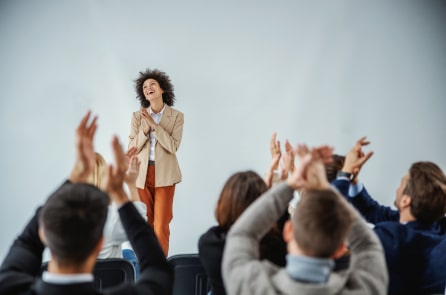 Thay vì phàn nàn, 8 thói quen tốt này sẽ giúp bạn hoàn thiện bản thân