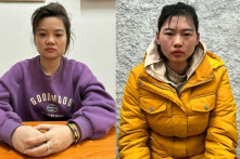 Vụ bé trai 17 tháng tuổi tử vong: 2 cô giáo khai đạp bụng, giẫm đầu cháu bé