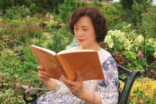 Trải qua 42 năm bệnh tật, cuối cùng bà cũng khỏe lại nhờ vào một cuốn sách 