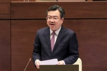Ủy ban Thường vụ: Bắt buộc giao dịch qua sàn bất động sản “nguy cơ dẫn tới độc quyền”