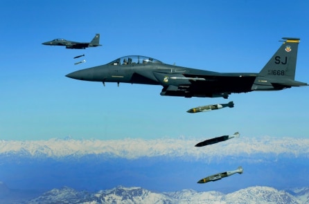 Chuyên gia hé lộ khoảnh khắc sinh tử khi phi công F-15E thoát hiểm trên bầu trời Iran