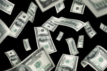 Người đàn ông Mỹ rải 200.000 USD xuống đường để cầu phúc cho mọi người