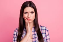 Răng khôn có cần phải nhổ không? Những trường hợp cần lưu ý 