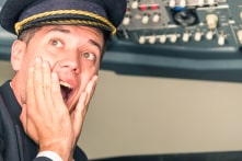 Rắn độc bất ngờ xuất hiện, phi công phải hạ cánh khẩn cấp từ độ cao 3000 mét