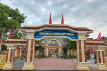 Thừa Thiên – Huế: Nhà trường tự ý cho học sinh nghỉ học để giáo viên đi biển