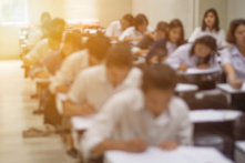 “Căn bệnh giáo dục” và thông điệp đừng lóa mắt bởi hào quang giáo dục