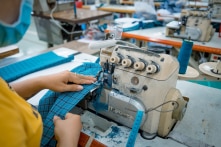 Chỉ số sản xuất PMI của Việt Nam lao dốc, trong khi Thái Lan bứt tốc dẫn đầu