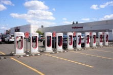 Ford, GM hợp tác biến mạng lưới Supercharger của Tesla thành tiêu chuẩn công nghiệp
