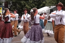 Square Dancing: Điệu nhảy truyền thống vui nhộn và lành mạnh