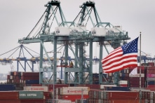 Mỹ áp thuế 100% đối với thiết bị cảng sản xuất tại Trung Quốc