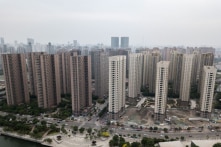 Bất động sản Trung Quốc gặp khủng hoảng, quan chức tài chính cấp cao liên tục ‘ngã ngựa’