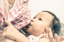 “Mất” xương khi nuôi con bằng sữa mẹ?