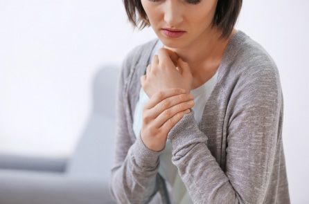 4 tác hại nguy hiểm của thói quen đeo đồng hồ cả ngày