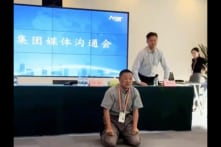 Ông chủ công ty BĐS Trung Quốc quỳ gối “lấy tính mạng bảo đảm” không vỡ nợ