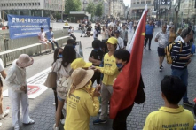 Người gây rối hoạt động phơi bày ĐCSTQ ở Bỉ: “Vì tôi không biết sự thật”