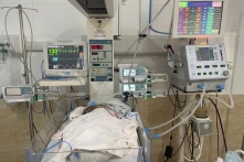 Nhiễm virus thường lây qua nụ hôn, bé 39 ngày tuổi ở Phú Thọ nguy kịch