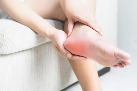 Hãy cẩn thận, đau gót chân có thể là biến chứng từ bệnh khác