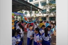 Đồng phục cùng nỗi khổ của phụ huynh và học sinh