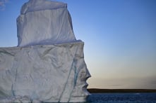 Tảng băng trôi lớn nhất thế giới lần đầu tiên vỡ ra và trôi về phía Nam sau 30 năm