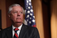Thượng nghị sĩ Cộng hoà Lindsey Graham thúc đẩy dự luật xoá bỏ “thành phố trú ẩn”