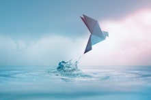 Mắc kẹt trong xe tải đắm suốt 6 ngày, người đàn ông vẫn sống sót thần kỳ