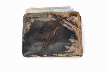 Người phụ nữ tìm thấy chiếc ví thất lạc suốt 65 năm