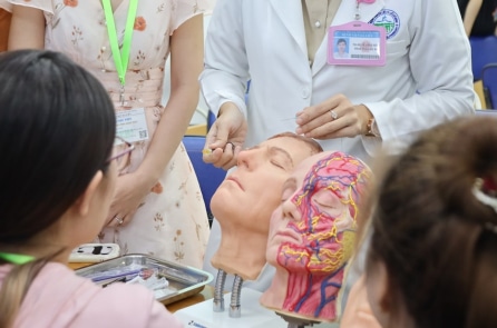 Tai biến thẩm mỹ: Nhẹ bị viêm da, nặng có thể bị mù