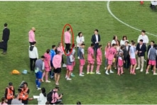 Video Messi tránh bắt tay Trưởng Đặc khu Hồng Kông thu hút sự chú ý