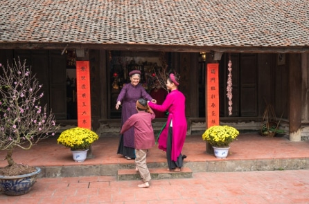 Một số lễ nghi chúc Tết truyền thống cần dạy bảo trẻ nhỏ