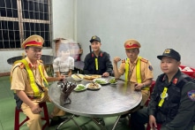 Bé gái 13 tuổi bị người lạ dụ dỗ bắt xe khách từ Huế vào TP.HCM 