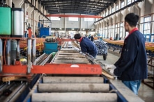 Dự tính trên 50% công ty niêm yết ở Trung Quốc thua lỗ năm 2024