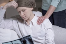 Bệnh nhân ung thư ngày càng trẻ hóa, bài toán chưa có lời giải