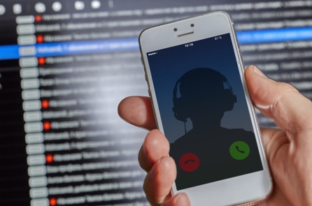 Chỉ cần 3 giây, những kẻ lừa đảo có thể sao chép giọng nói bằng AI