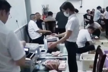 Một số chiêu trò giấu tiền kỳ quái của quan tham Trung Quốc