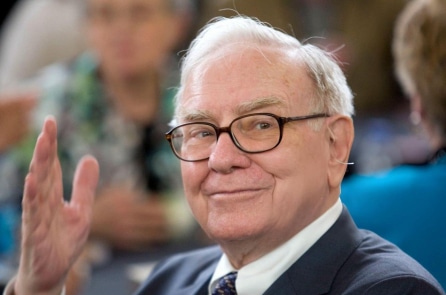 Tin đồn suy thoái vẫn tiếp tục, tỷ phú Warren Buffett có một vài gợi ý