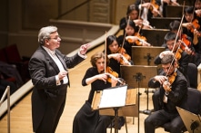 Âm thanh thức tỉnh tế bào: Từ ngũ âm đến liệu pháp gen