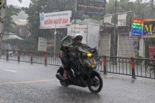 Mưa giông liên tục 3 ngày khắp cả nước, có thể có lốc, sét, mưa đá