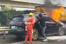 Xe điện Trung Quốc: Người tiêu dùng lo ngại, chuyên gia trấn an