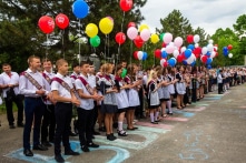 23 cặp song sinh cùng tốt nghiệp trong một trường trung học