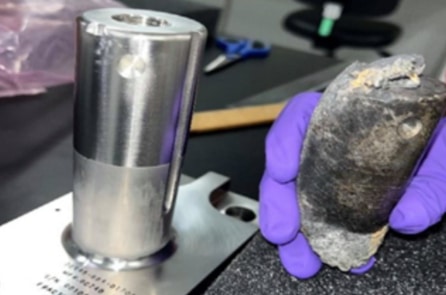 NASA bị người dân kiện đòi bồi thường do mảnh rác trên vũ trụ rơi thủng mái