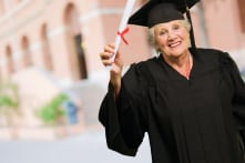 Cụ bà 105 tuổi nhận bằng thạc sĩ Stanford sau 83 năm