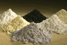 Tịch thu hộ chiếu, ĐCSTQ giám sát chặt chẽ các chuyên gia đất hiếm