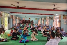 Giáo viên và học sinh trường Nepal trải nghiệm sự bình yên sau khi học Pháp Luân Công