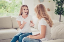 Khi trò chuyện đừng nói 3 điều này, phước lành sẽ không bị hao tổn