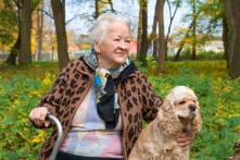 Mất tích 2 ngày trên núi, cụ bà được cứu sống nhờ cún cưng