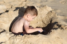 Kỹ năng sinh tồn và sơ cấp cứu khi bị vùi trong cát