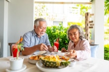 Chuyên gia: Người già nên ăn nhiều những loại thực phẩm này