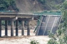 Hơn 40 người thương vong vì sập cầu ở Thiểm Tây, chính phủ chặn tin