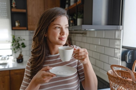 Chuyên gia: Uống cà phê ngay sau khi thức dậy vào buổi sáng rất có hại cho sức khỏe